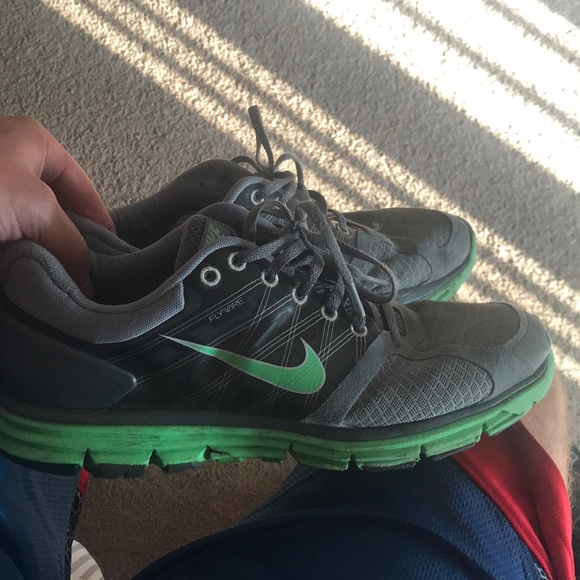 Green Nike lunaglide2 - Picture 2 of 2